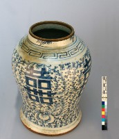 藏品(纏枝牡丹囍字紋青花罐)的圖片