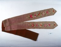 藏品(刺繡花卉腰帶)的圖片