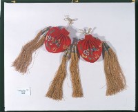 藏品(紅緞地福壽雙全雞心香囊)的圖片