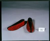 藏品(三吋卷草紋繡花鞋)的圖片