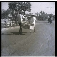 藏品(抬棺的人)的圖片