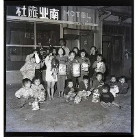 藏品(提燈籠的小孩)的圖片