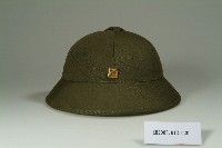 藏品(塑膠胎底橄欖綠棉地士兵用帽)的圖片