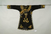 藏品(排灣族珠工飾紋長衣)的圖片