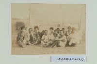 藏品(西子灣戲水合影照片)的圖片