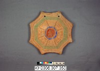 藏品(陶質加彩八卦辟邪板)的圖片