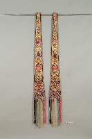 藏品(米白綢地喜鵲梅花彩繡劍帶)的圖片