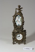 藏品(西洋雕刻小時鐘)的圖片