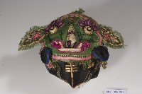 藏品(黑緞地青綠色頂立體雙虎造型童帽)的圖片