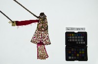 藏品(皮影戲簽桿立身偶-富貴夫人（偶身）)的圖片