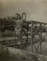 藏品(高雄女子中學游泳池畔)的圖片