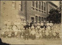 藏品(日治時期三民國小師生合照-1)的圖片