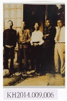 藏品(東華皮影戲團於仁武庄役場合影)的圖片