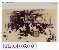 藏品(東華皮影戲團於戲院演出盛況)的圖片