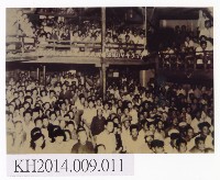 藏品(東華皮影戲團於水尾新港戲院演出盛況)的圖片