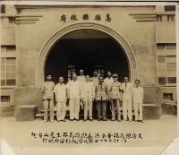 藏品(柯台山與高雄縣長洪榮華、議長陳清文於高雄縣政府合影)的圖片