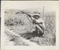 藏品(日光照相館創辦人張仁葵持槍射擊打獵)的圖片
