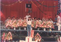 藏品(音樂老師指揮樂隊演奏)的圖片