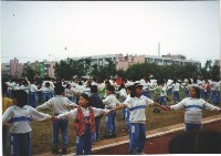 藏品(聖誕節活動－學生手拉手繞一圈-1)的圖片