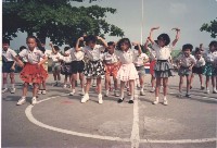 藏品(學生練習戶外藝術表演舞蹈)的圖片