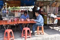 藏品(鳳鼻頭—鳳鳴宮前的小吃攤販)的圖片
