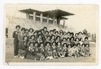 藏品(洪登志、洪登美於臺中體專與同學合影)的圖片