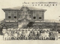 藏品(虎尾區各鄉鎮代表向陸軍整編21師145旅435團1營第1連 李連長献旗)的圖片