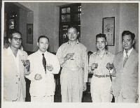 藏品(謝掙強參加新生報社高雄分社之慶-2)的圖片