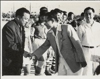 藏品(謝掙強與香港足球隊合影)的圖片