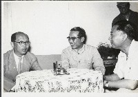 藏品(謝掙強陪同嚴家淦視察臺灣省立高雄中學（今高雄市立高雄高級中學）)的圖片