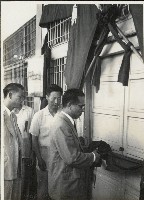 藏品(謝掙強為高市漁民服務站落成剪綵)的圖片