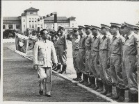 藏品(謝掙強檢閱高雄市義勇消防隊)的圖片