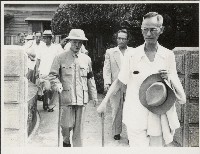 藏品(謝掙強與陳誠巡視高雄市)的圖片