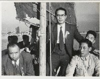 藏品(謝掙強乘渡船赴高雄中洲視察第二屆議員選舉投票所)的圖片