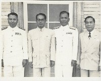 藏品(謝掙強與菲律賓海軍總司令等人合影)的圖片