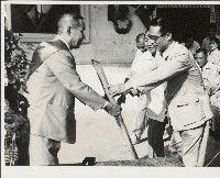 藏品(謝掙強與唐榮合影)的圖片