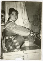 藏品(演員黃錦鳳後臺留影)的圖片