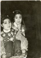 藏品(演員黃錦鳳與黃錦秀後臺留影)的圖片