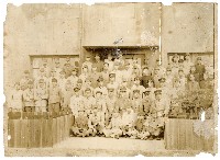 藏品(廳立澎湖水產專修學校師生合照)的圖片