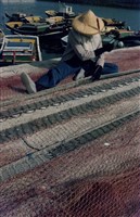 藏品(《汗水直直落 勞工影像故事輯》來自庄腳「網羅漁獲 靠海為生」照片)的圖片