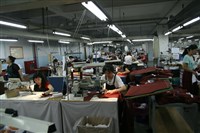 藏品(《汗水直直落 勞工影像故事輯》立志出鄉關「李敏慧」照片)的圖片