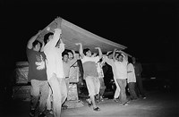 藏品(《汗水直直落 勞工影像故事輯》鏡頭後的感動「侯聰慧_掌握停格的瞬間留下美麗」照片)的圖片