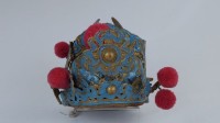 藏品(盔頭（六）：前鋒盔1.右上缺2粒紅色球綴)的圖片
