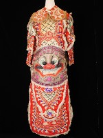 藏品( 2.戰甲（紅色、肩披角形、腰虎圖）)的圖片