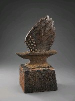 藏品(歷史殘骸系列之3:在鐵砧上有螺絲的翅膀)的圖片