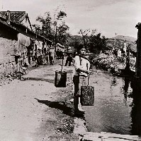 藏品(擔水的小婦)的圖片