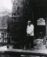 藏品(龍山寺系列-驟雨)的圖片