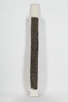 藏品(排灣族屋豎板（柱）、木雕屋柱)的圖片