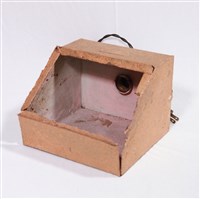 藏品(暗房用看相燈罩)的圖片