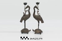 藏品(祭祀用具－龜鶴燭台一對)的圖片